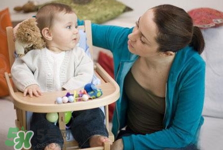 寶寶說話早晚和智力有關(guān)系嗎？寶寶說話晚怎么辦？