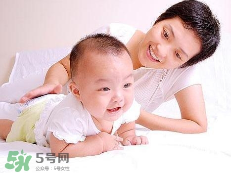 寶寶發(fā)燒出汗可以蓋被子嗎？寶寶發(fā)燒出汗了會退燒嗎？