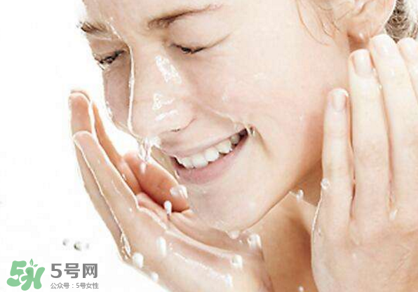 正確敷面膜的時間是多少？敷面膜小知識