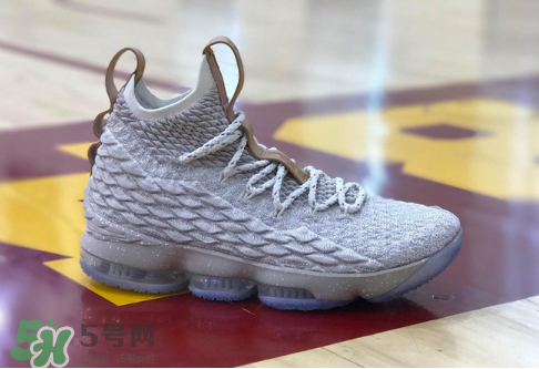 nike lebron 15 ghost什么時(shí)候發(fā)售_多少錢？