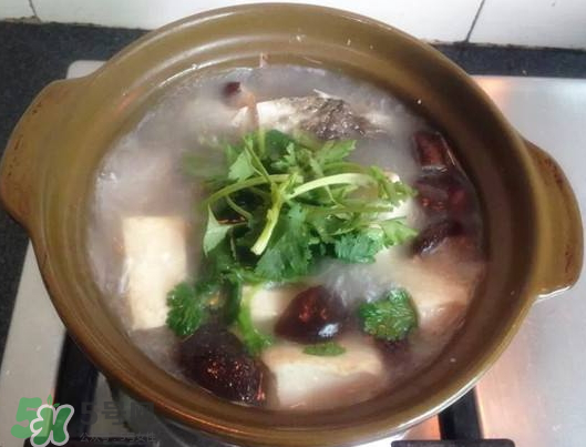 鯽魚湯可以放香菇嗎？香菇鯽魚湯的做法