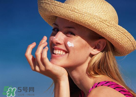 皮膚白不怕曬就不需要涂防曬？關(guān)于防曬的謠言