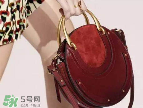 chloe pixie多少錢？蔻依17秋冬新款圓形包包專柜價(jià)格