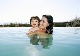 水中分娩時難產(chǎn)怎么辦？水中分娩和無痛分娩哪個好？