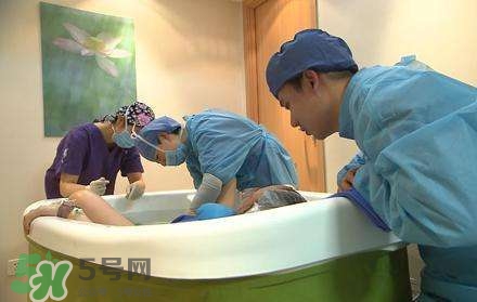 水中分娩時(shí)寶寶會(huì)嗆水嗎？水中分娩寶寶不會(huì)淹嗎？