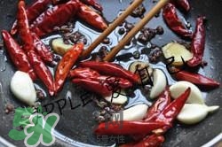 香辣蟹怎么做最好吃？香辣蟹怎么處理螃蟹？