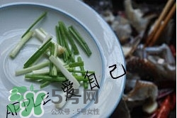 香辣蟹怎么做最好吃？香辣蟹怎么處理螃蟹？