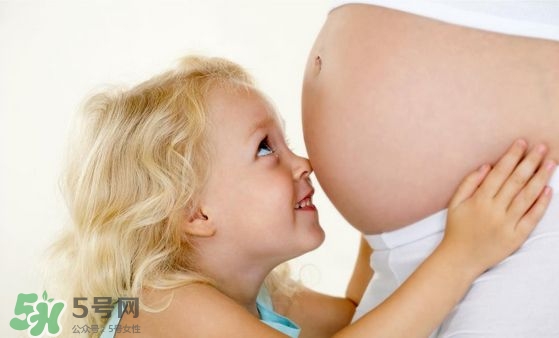 導(dǎo)樂分娩都包括哪些服務(wù)？導(dǎo)樂分娩需要側(cè)切嗎？