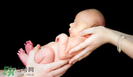 勒博耶分娩法的具體步驟是什么？勒博耶分娩法有哪些優(yōu)點(diǎn)？