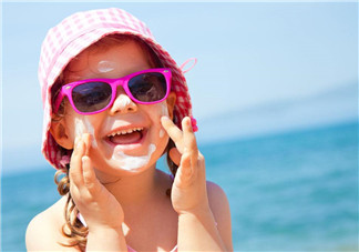 防曬怎么補涂？防曬是防什么？