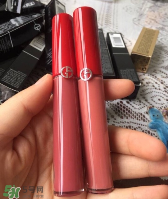 阿瑪尼唇釉500和501有什么區(qū)別_哪個好 阿瑪尼唇釉500和501有什么區(qū)別_哪個好
