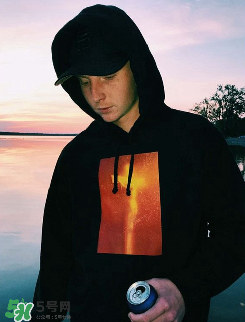 supreme與andres serrano聯(lián)名系列在哪買_什么時(shí)候發(fā)售？