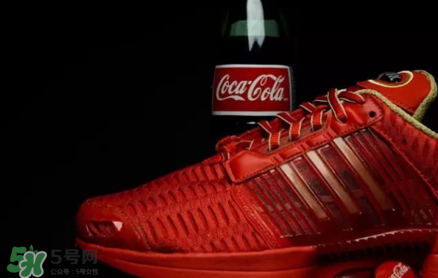 可口可樂與時尚圈聯(lián)名合作系列有哪些？意想不到的好看