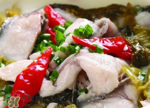 酸菜魚可以放什么配菜？酸菜魚放什么菜好吃？