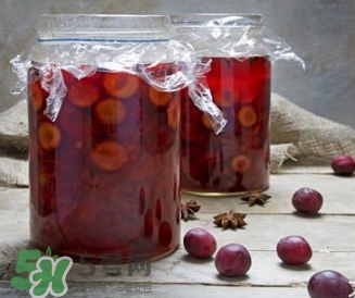 西梅可以和葡萄一起吃嗎？西梅的食用功效有哪些？