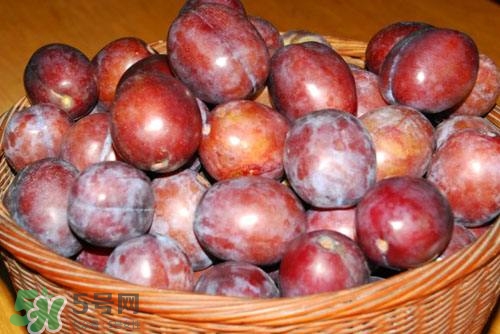 西梅吃多了上火嗎？西梅吃多了會(huì)拉肚子嗎？