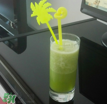 芹菜和什么榨汁好喝？芹菜榨汁需要煮熟嗎？