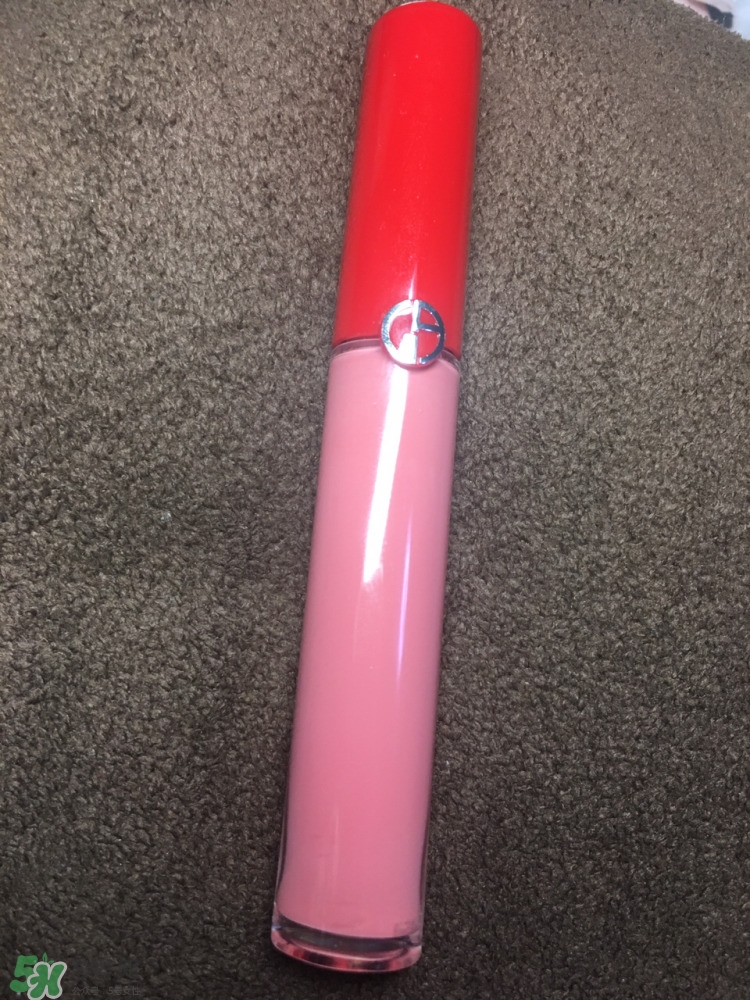 阿瑪尼唇釉500和501有什么區(qū)別_哪個好 阿瑪尼唇釉500和501有什么區(qū)別_哪個好