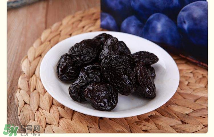 西梅核仁有毒嗎？西梅核咽下去了怎么辦？