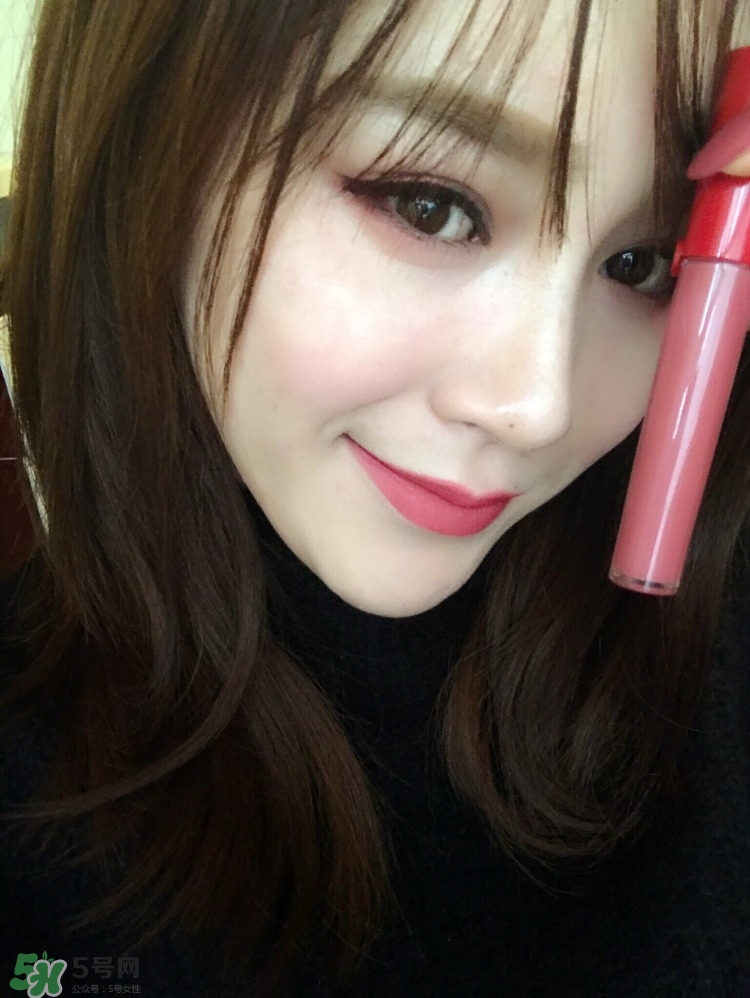 阿瑪尼唇釉500和501有什么區(qū)別_哪個好 阿瑪尼唇釉500和501有什么區(qū)別_哪個好