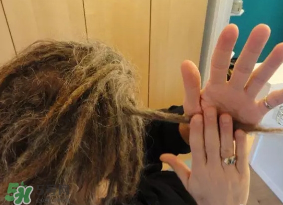 臟辮是什么意思？臟辮是怎么弄的