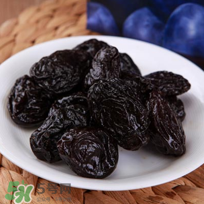 西梅干真的能解決便秘嗎？西梅干怎么吃治便秘？