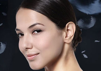 泊泉雅bb霜怎么樣？泊泉雅bb霜多少錢(qián)一瓶？