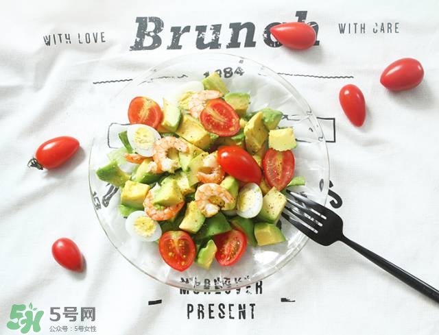 牛油果沙拉怎么做？牛油果沙拉用什么醬？