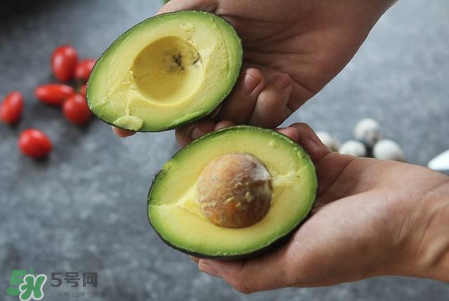 牛油果沙拉怎么做？牛油果沙拉用什么醬？