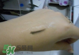 美寶蓮眼線膏暈染嗎？美寶蓮眼線膏好用嗎