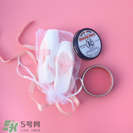 Rosebud Salve玫瑰花蕾膏潤唇膏怎么樣？Rosebud Salve潤唇膏測評