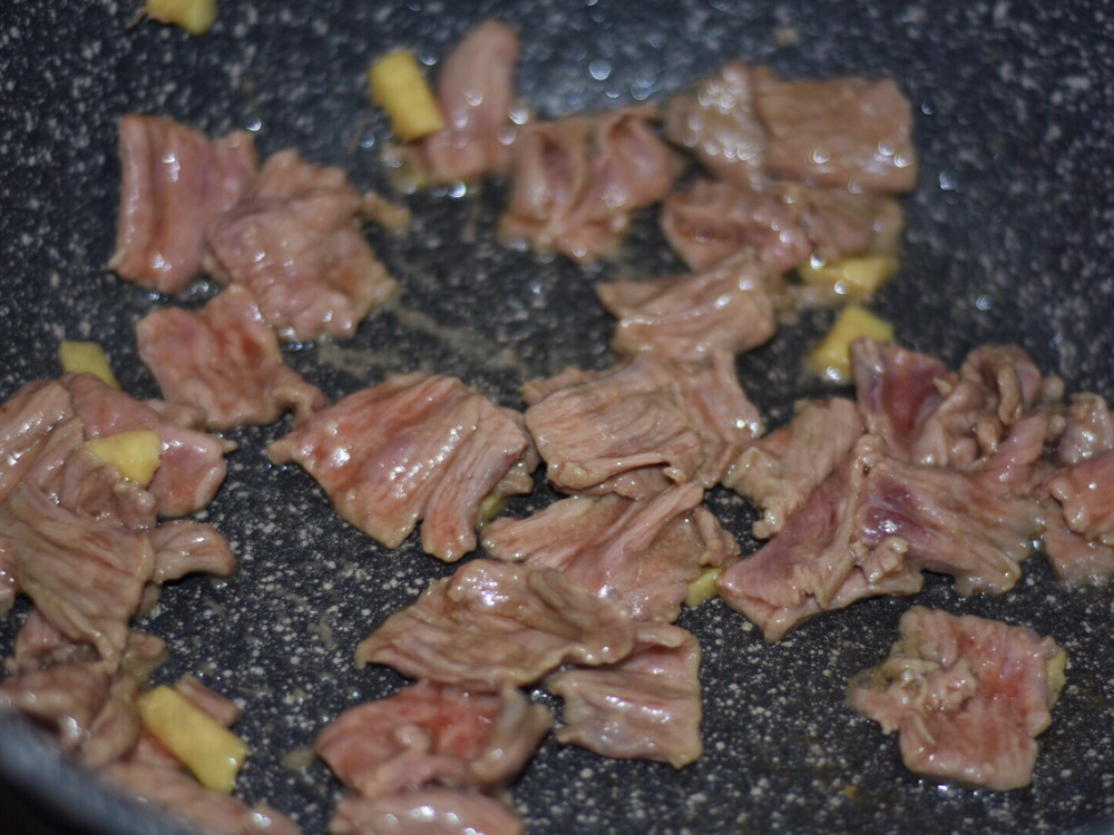 蒜苔可以炒牛肉嗎 蒜苔炒牛肉的做法大全 蒜苔可以炒牛肉嗎 蒜苔炒牛肉的做法大全