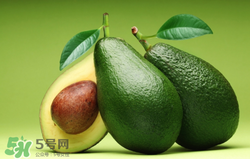 牛油果果汁怎么做？牛油果和什么榨汁好喝？