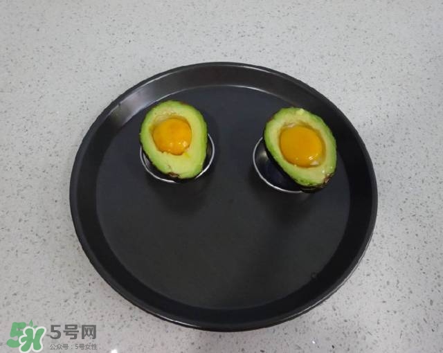 牛油果沙拉怎么做？牛油果沙拉用什么醬？