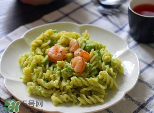 牛油果沙拉怎么做？牛油果沙拉用什么醬？