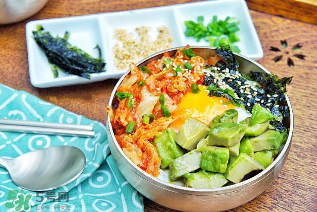 牛油果沙拉怎么做？牛油果沙拉用什么醬？