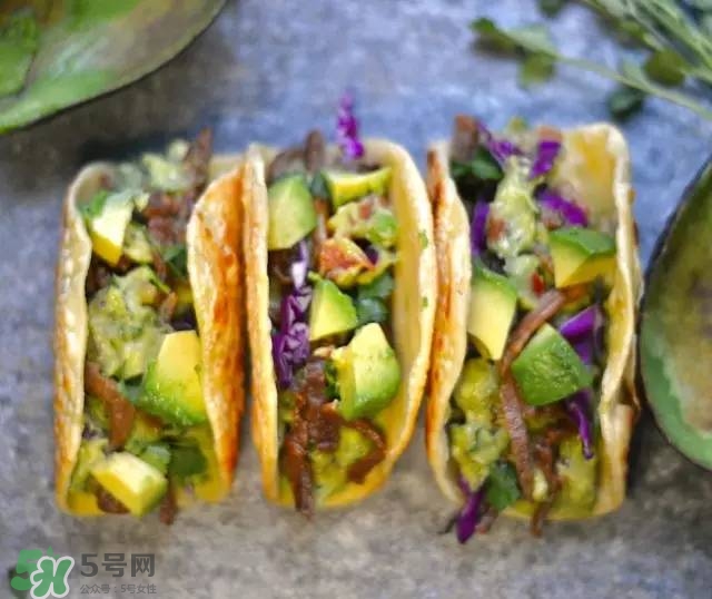 牛油果沙拉怎么做？牛油果沙拉用什么醬？