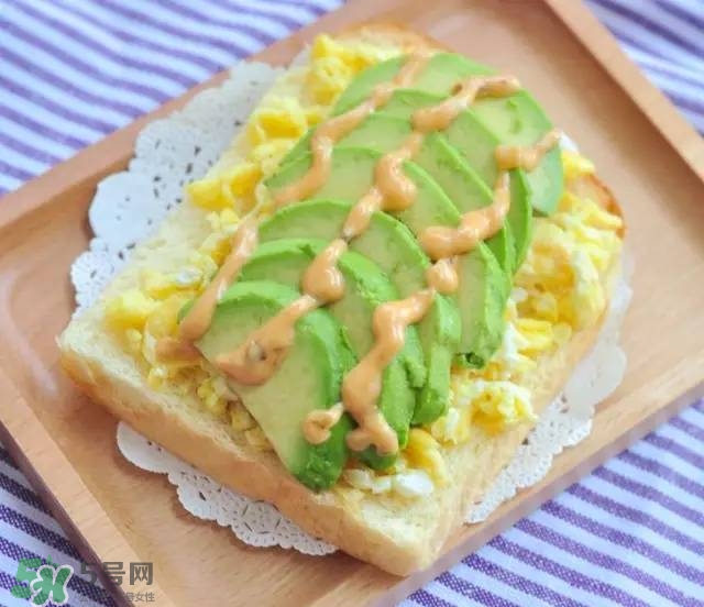 牛油果沙拉怎么做？牛油果沙拉用什么醬？