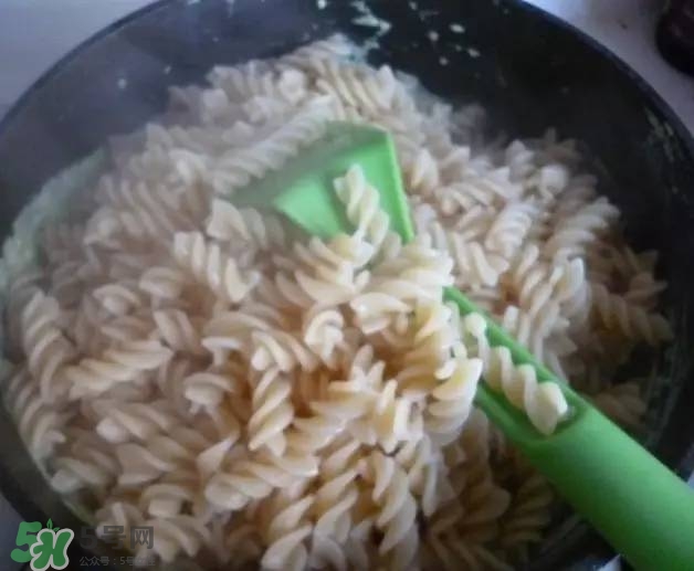 牛油果沙拉怎么做？牛油果沙拉用什么醬？