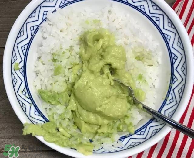 牛油果沙拉怎么做？牛油果沙拉用什么醬？