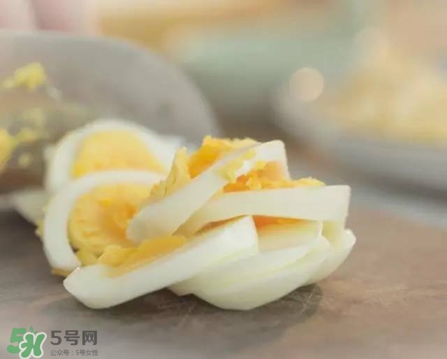 牛油果沙拉怎么做？牛油果沙拉用什么醬？