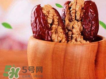 核桃與什么食物相克？核桃和什么一起吃有營(yíng)養(yǎng)？