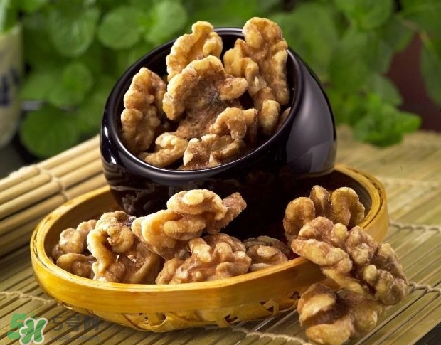 核桃磨成粉還有營養(yǎng)嗎？核桃粉和核桃哪個更好？