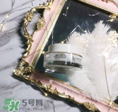 阿芙素顏霜要卸妝嗎？