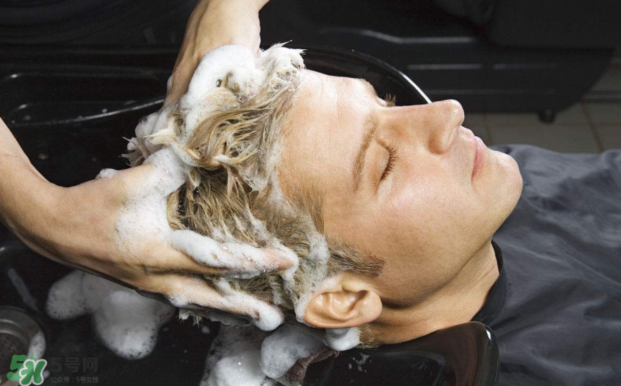 頭發(fā)能不能天天洗？掉頭發(fā)是不是腎虛？