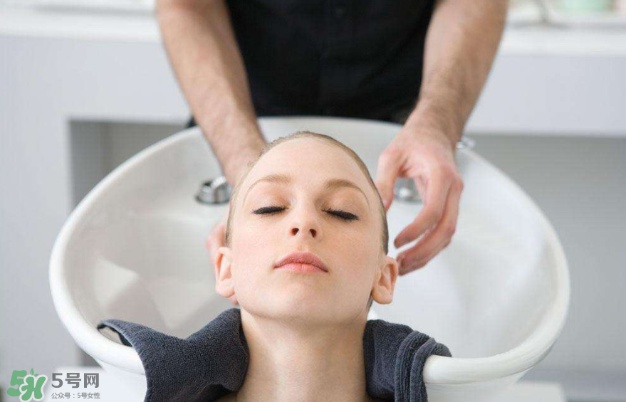 每天掉頭發(fā)正常嗎？關(guān)于護(hù)發(fā)誤區(qū)