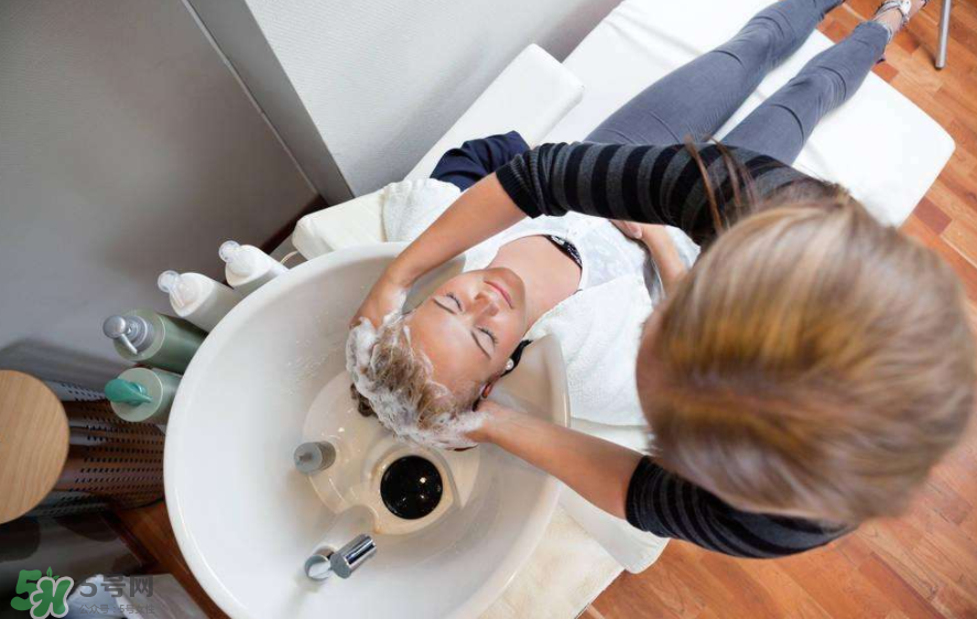 每天掉頭發(fā)正常嗎？關(guān)于護(hù)發(fā)誤區(qū)