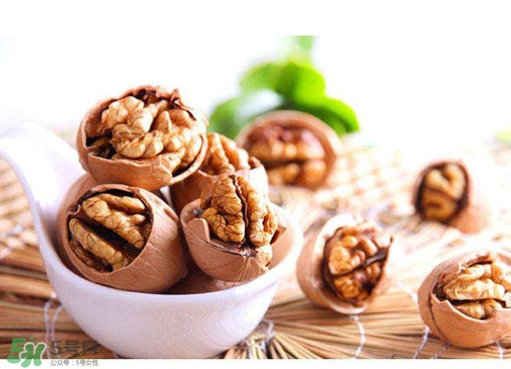核桃可以空腹吃嗎？核桃飯前吃好還是飯后吃好？