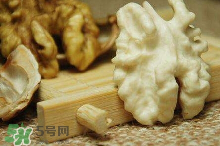 新鮮核桃怎么吃？新鮮核桃怎么給寶寶吃？