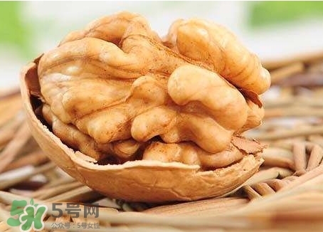 核桃磨成粉還有營養(yǎng)嗎？核桃粉和核桃哪個更好？